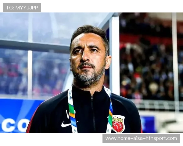 官方:狼队主帅佩雷拉下课!上赛季保级功臣,本赛季10轮仅2分垫底 官方:狼队主帅佩雷拉下课!上赛季保级功臣,本赛季10轮仅2分垫底